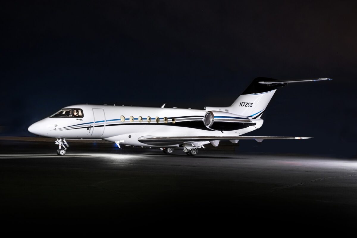 Hawker-4000-N72CS-Arizona-Private-Jet-Charter-Ext-Hres (1)